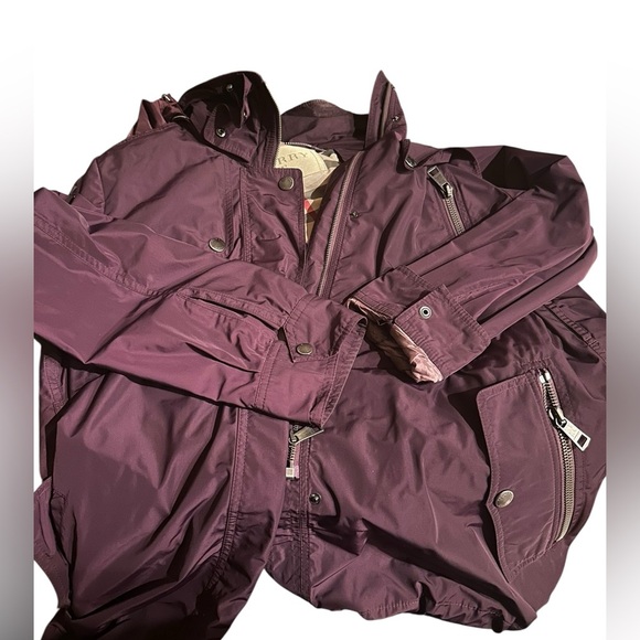 Burberry Red Utility Jacket with Stand-Up Collar and Relaxed Fit women’s size 8 - Picture 12 of 14